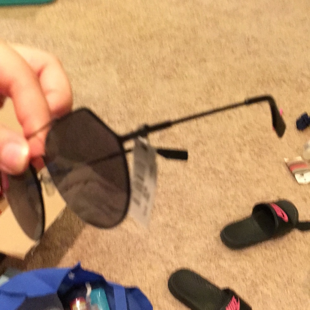 Sunglasses - Picture 4 of 4